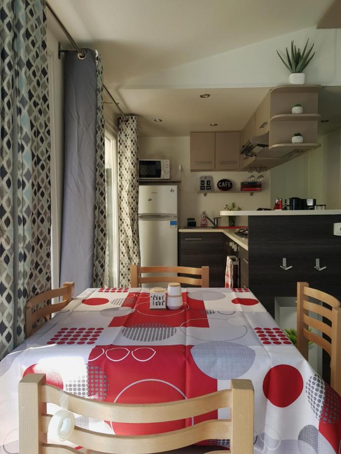4 Star Village Cozy Chalet Near Beach サン・ブルヴァン・レ・パン エクステリア 写真